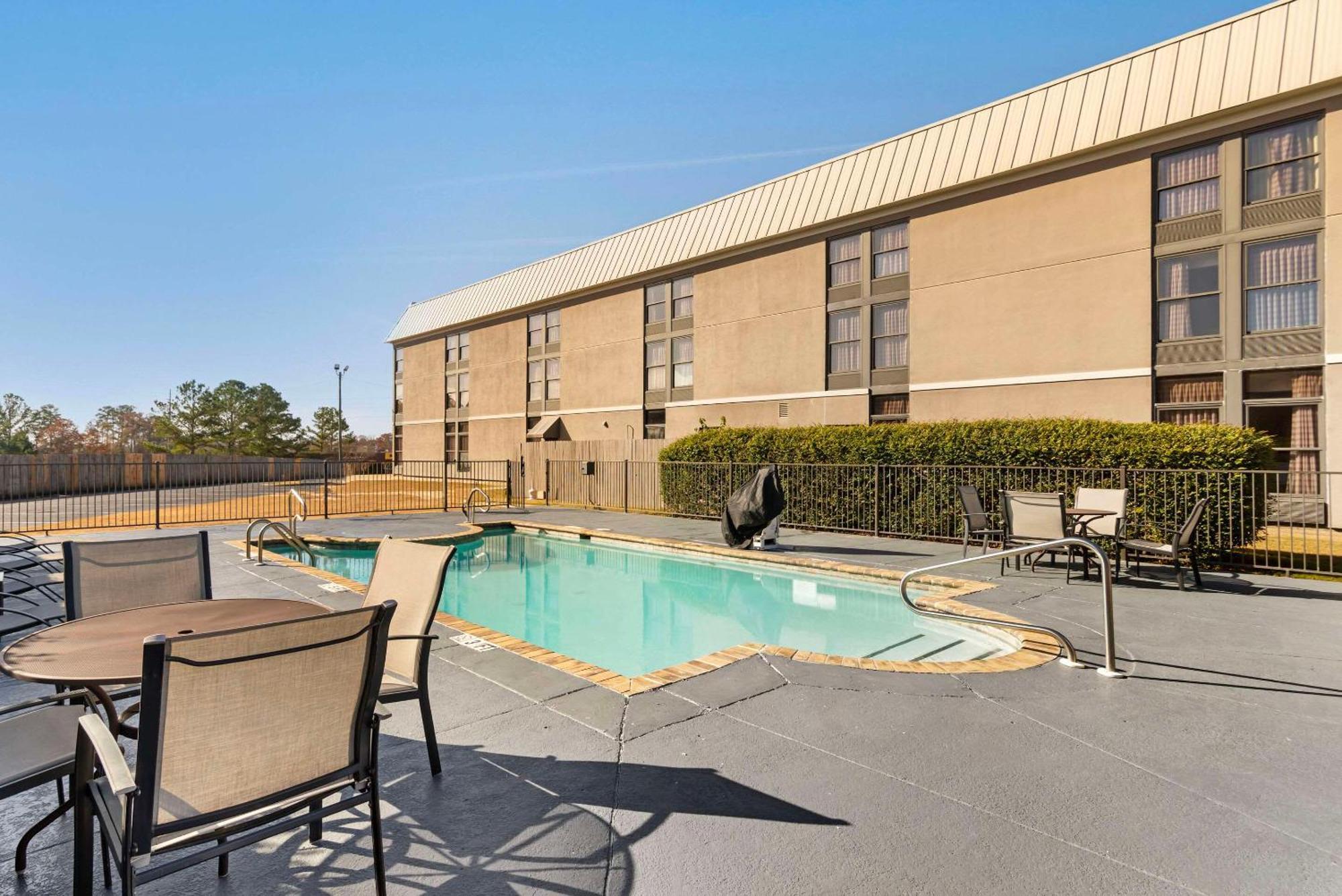 Quality Inn Valley - West Point Exterior photo